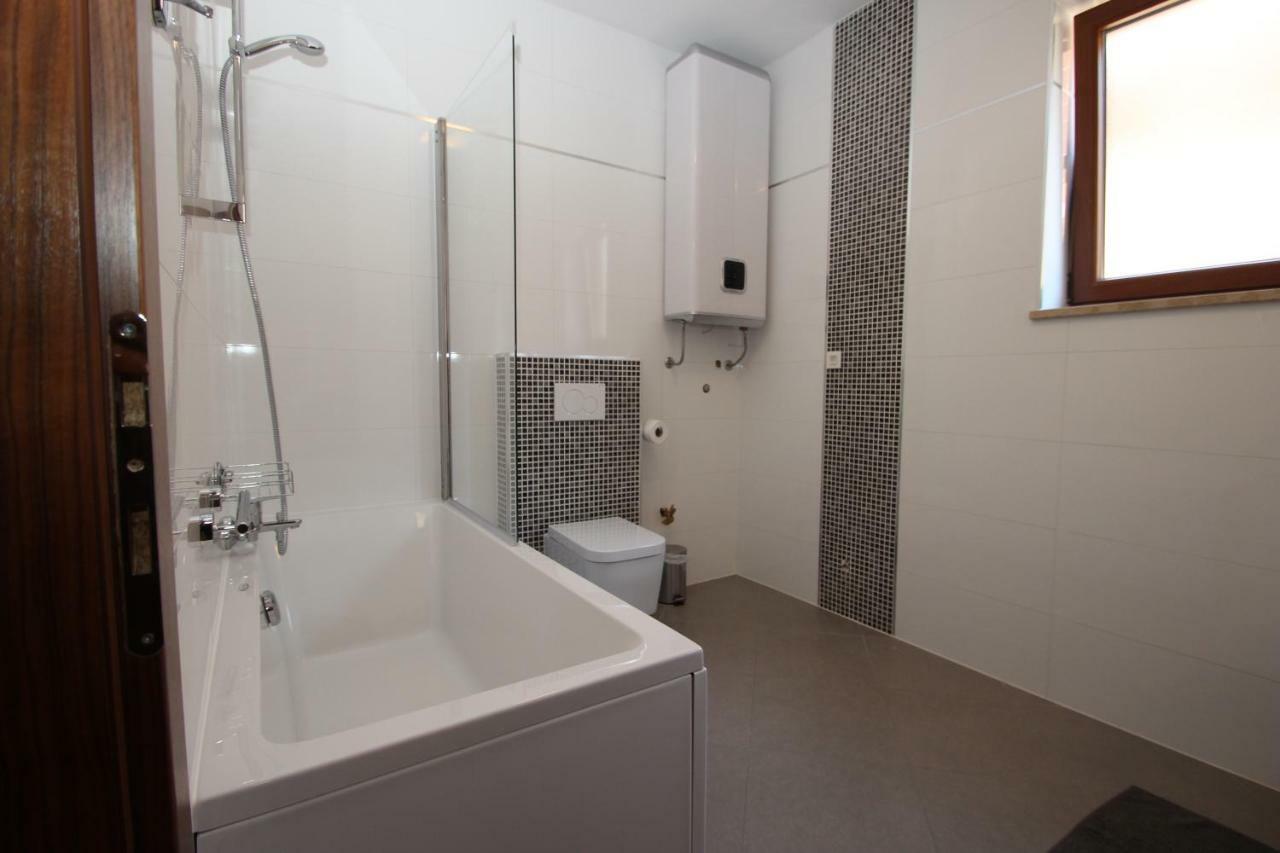 Villa Dora Vabriga Tar-Vabriga Exteriör bild